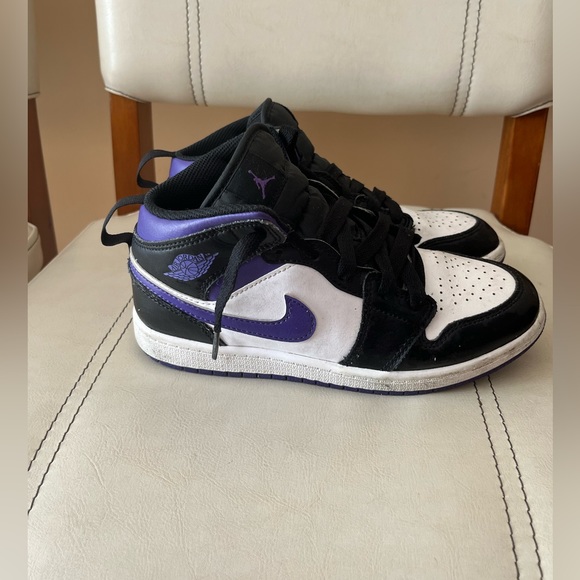 Jordan 1 mid sneakers - Picture 2 of 6